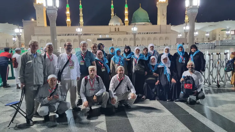 Isparta Çıkışlı 20 Günlük Umre Turu 21 Kasım 2026 | Hudeybiye Turizm - 4