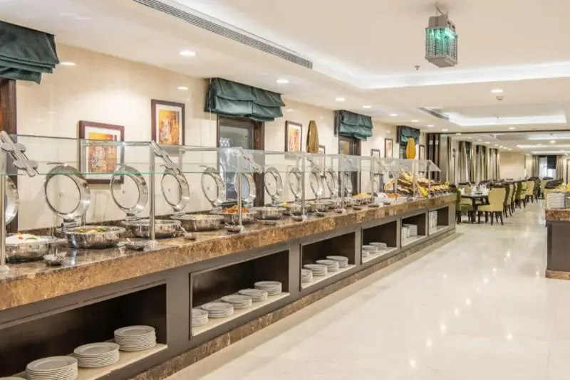 Merkeziye bölgesindeki otellerde restoran ve kahvaltı alanı