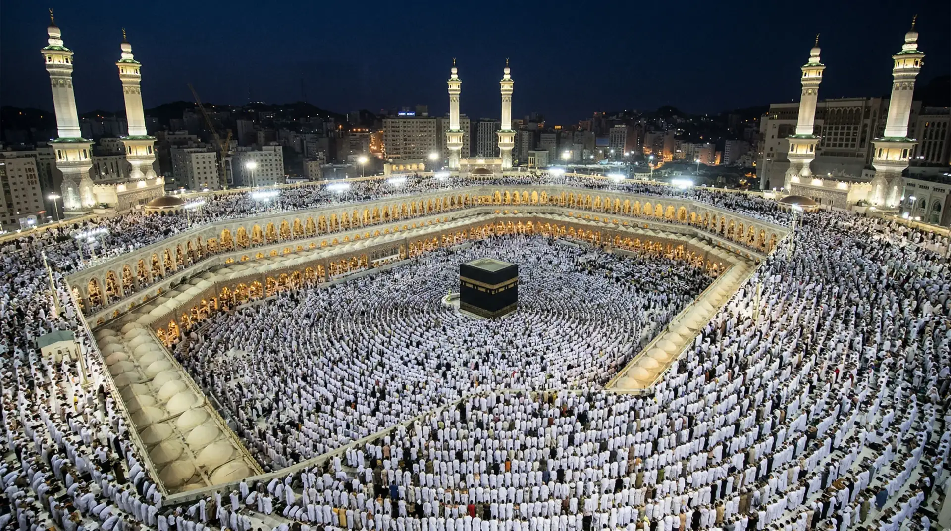 Ramazan ayında Mescid-i Haram'da iftar vakti